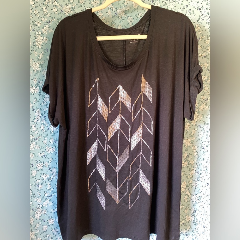 Plus size Apt. 9 Black Short-Sleeve Tee with Metallic Chevron Print
